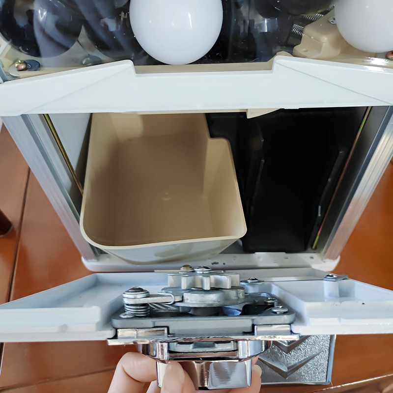 Coin-operated egg twister acti - огляд і ціна Arcade Card Vending Machine